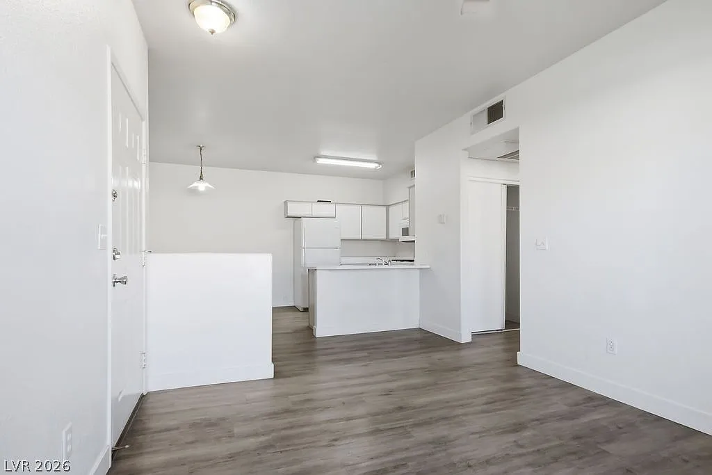 1 bed, 1.0 bath, 750 sqft, $999 — Photo 4