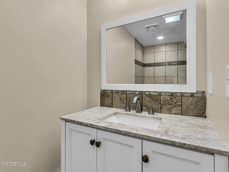 148 Dewitt Ave — Photo 13