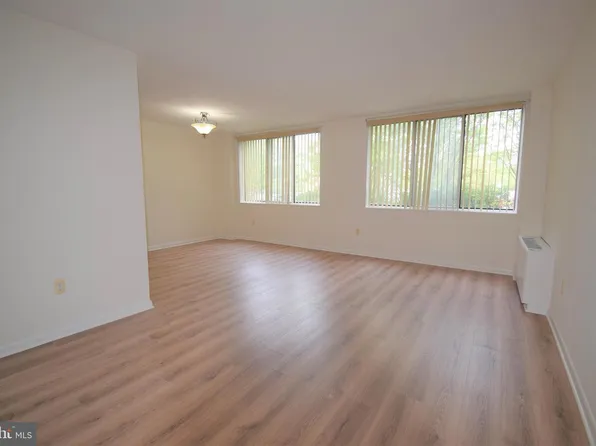 6621 Wakefield Dr APT 107, Alexandria, VA 22307