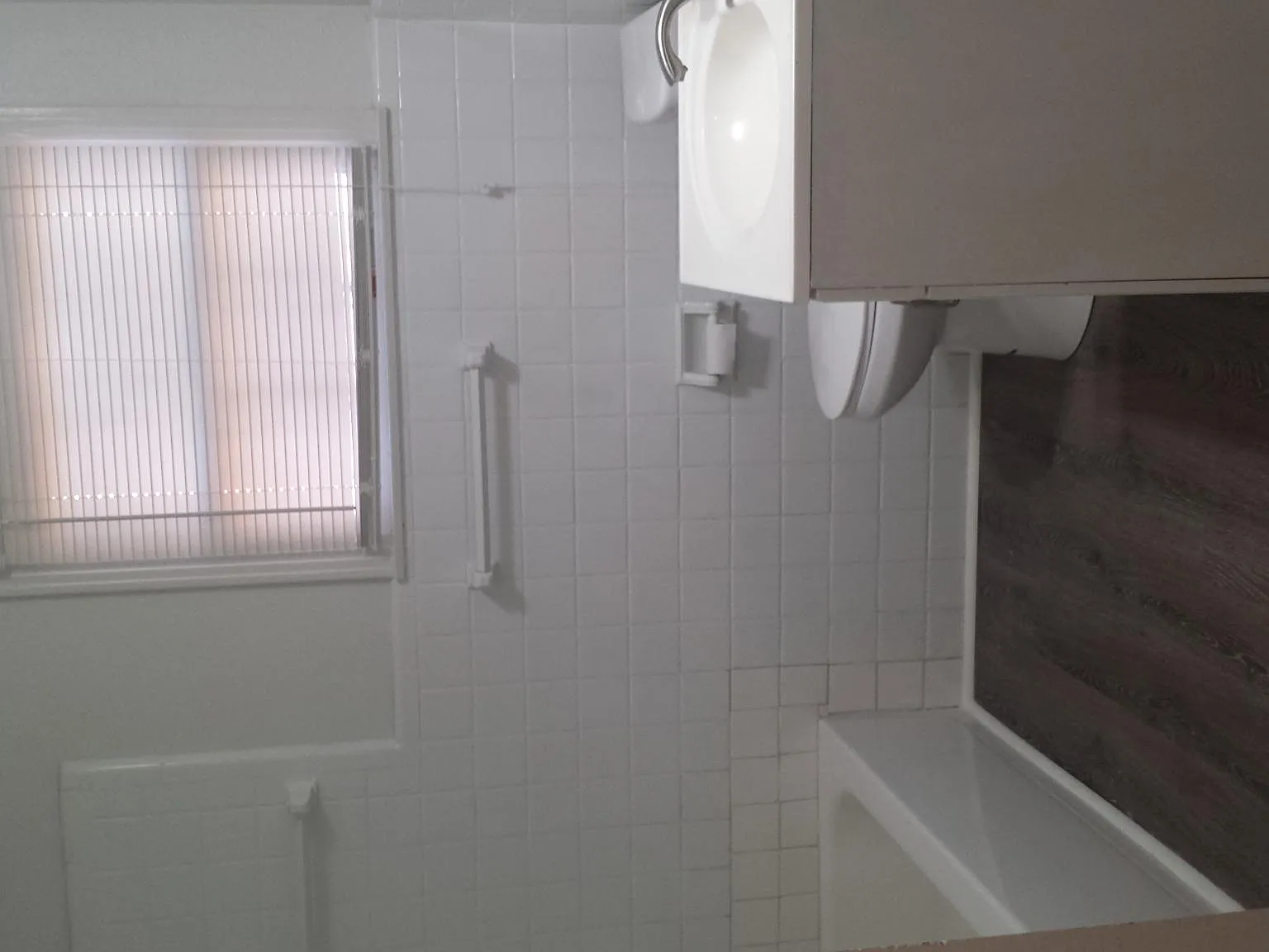 3 bed, $1,100 — Photo 2