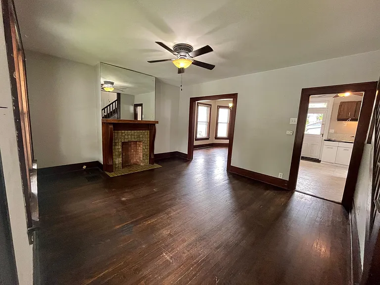 406 Hanford St — Photo 3