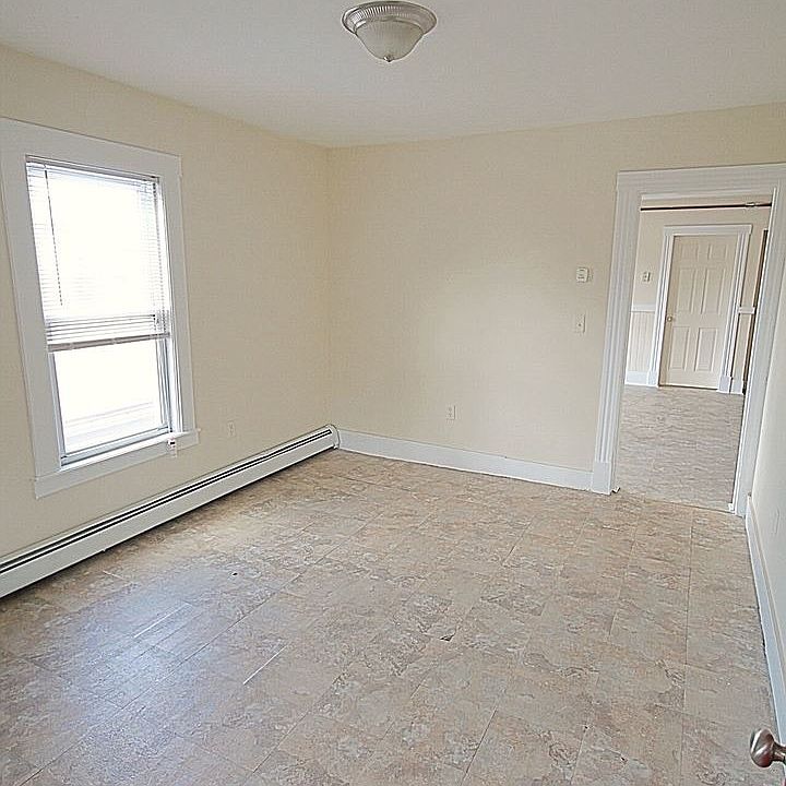 2nd image of 274 Main St APT 3L