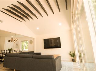 9042 Phyllis Ave #A, West Hollywood, CA 90069