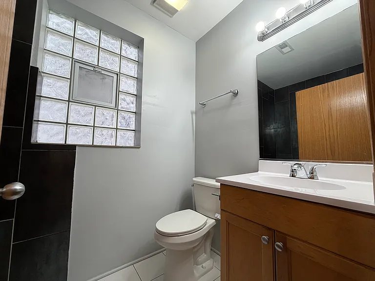 3175 W Monroe St #1 — Photo 9