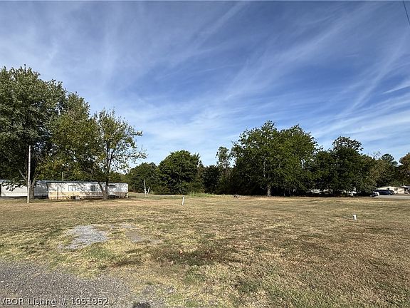 4th image of 1201 Pocola Rd