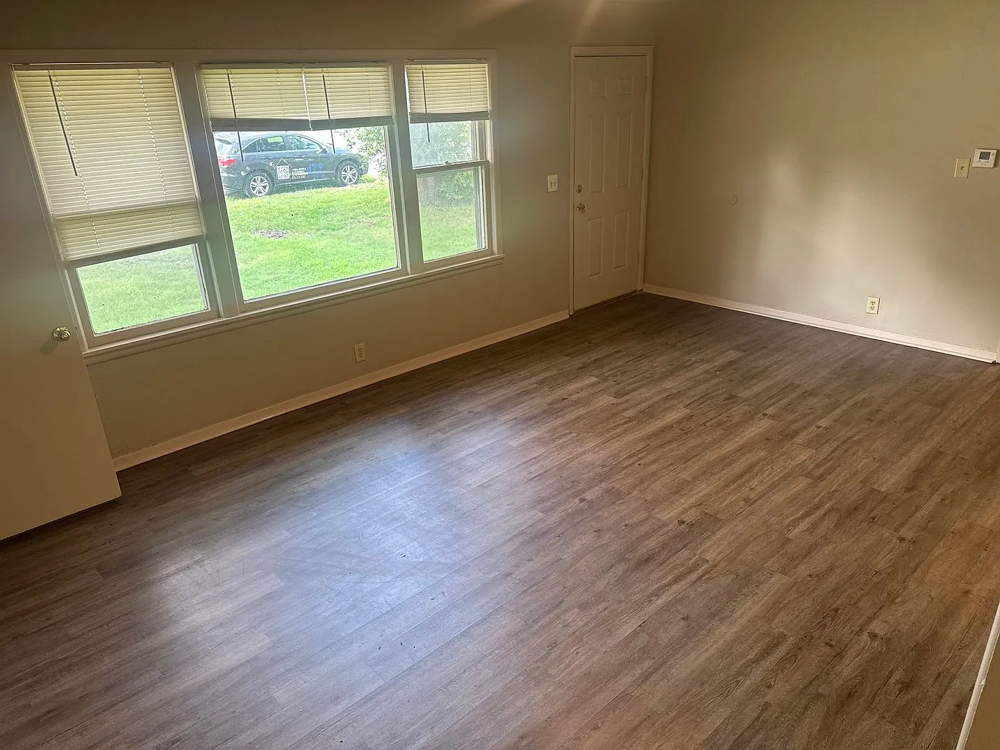 Available Now! 3-Bed, 2-Bath Springdale Home With Split Floorplan And Large, Fenced-In Backyard — Photo 4