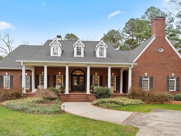 907 Hunters Creek Blvd, Greenwood, SC 29649