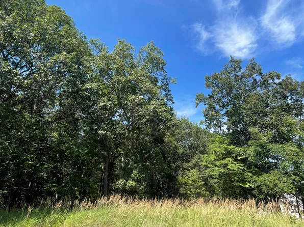 435 Deborah Dr, East Stroudsburg, PA 18301