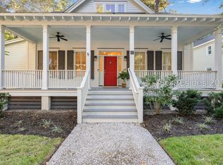 17 Newpoint Rd, Beaufort, SC 29907