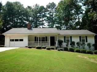 4634 Forest Green Dr, Sugar Hill, GA 30518
