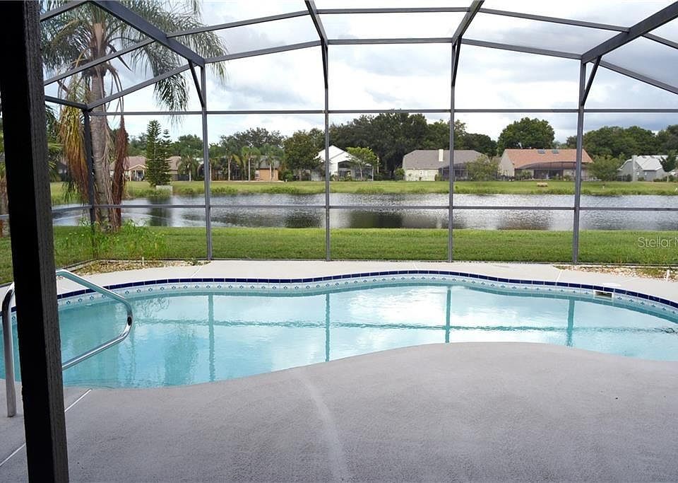 1st image of 821 Laurelcrest Dr