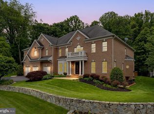 1692 Drewlaine Dr, Vienna, VA 22182