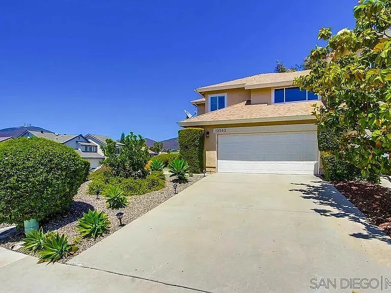 13563 Longfellow Ln — Photo 39