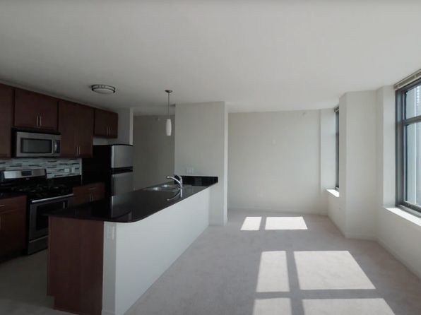 551 W Kinzie St #1412