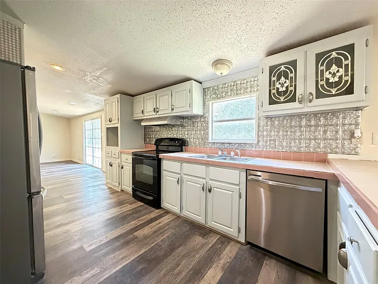 372 County Road 4450 — Photo 11