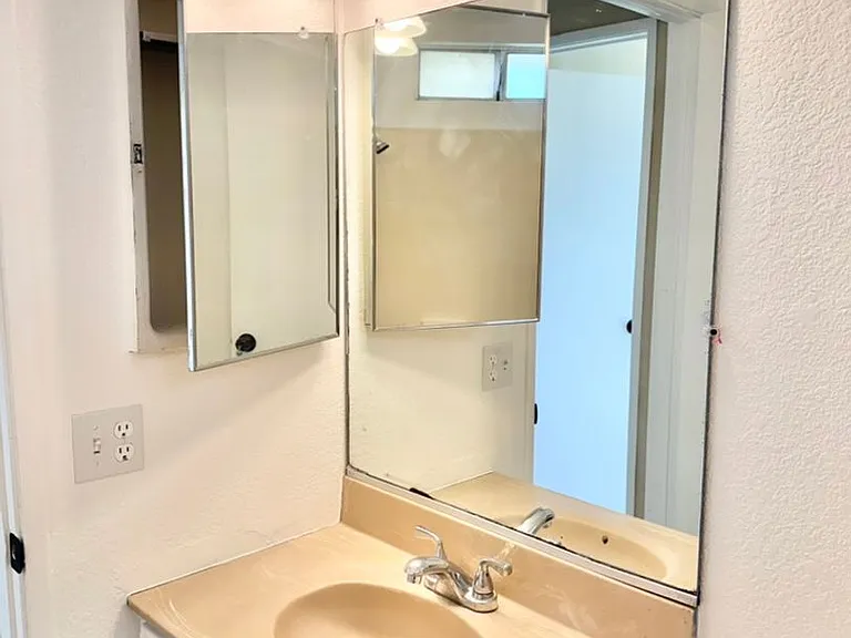 6772 Maude Adams Ave — Photo 20