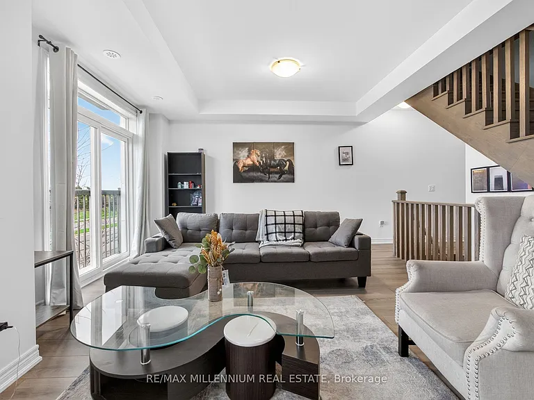 505 Dundas St E — Photo 15