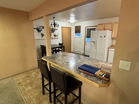 3rd image of 825 Andrew St #A