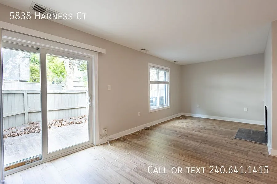 Lovely 3 BR/2.5 BA Townhome in Columbia! — Photo 4
