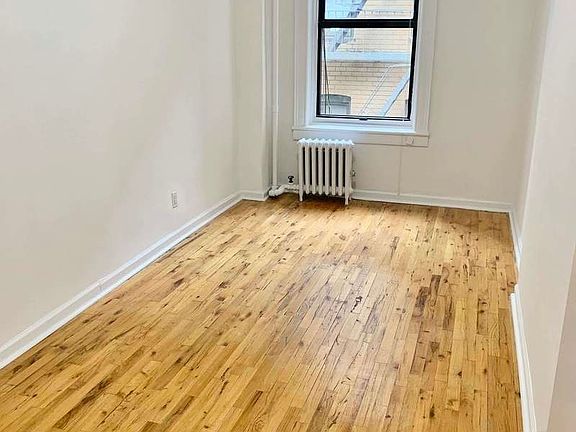 4th image of 137 W 67th St #40E
