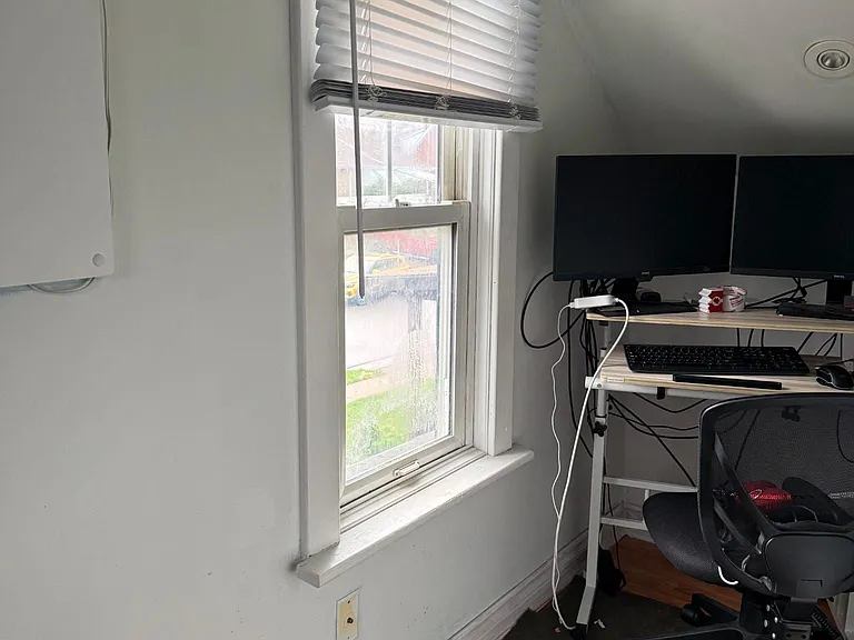 273 Clarke St — Photo 13