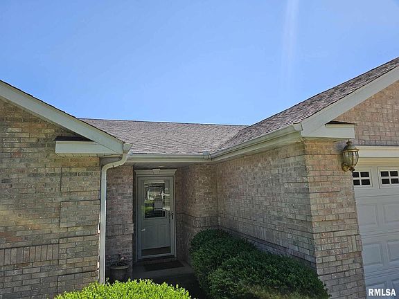 2nd image of 623 Lake Harbor Dr
