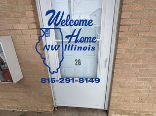 2088 W Galena Ave APT 28, Freeport, IL 61032