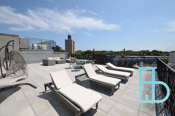 Rented by Miron Realty Group | media 38