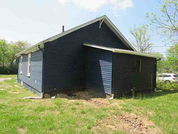 4th image of 1102 Central Ave