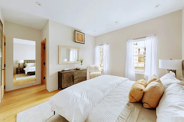 Rented by Douglas Elliman | media 8