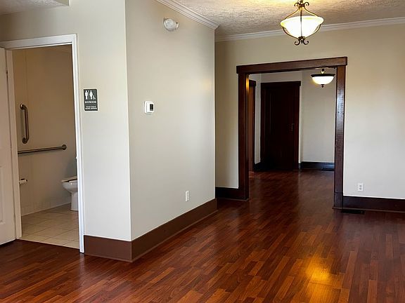 5th image of 2025 Freeport Rd