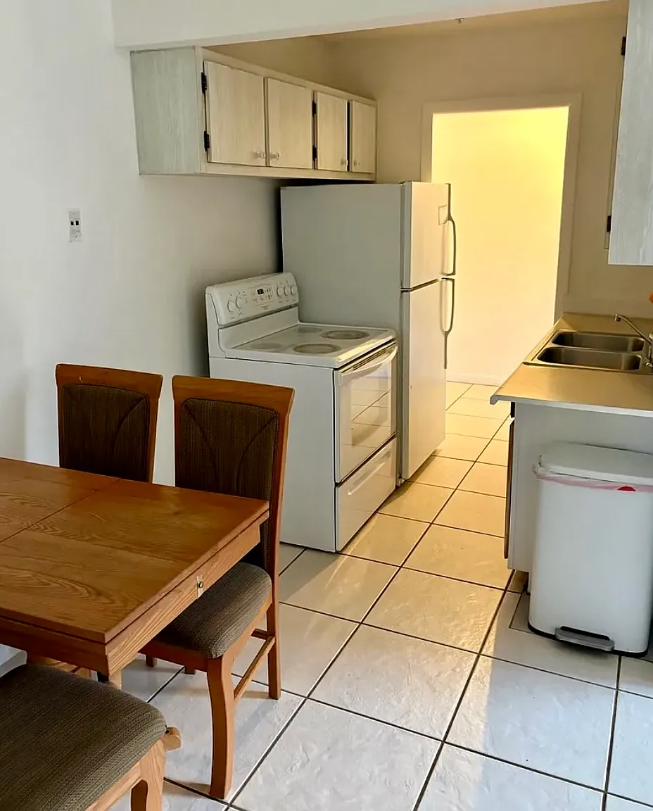 702 N L St — Photo 4