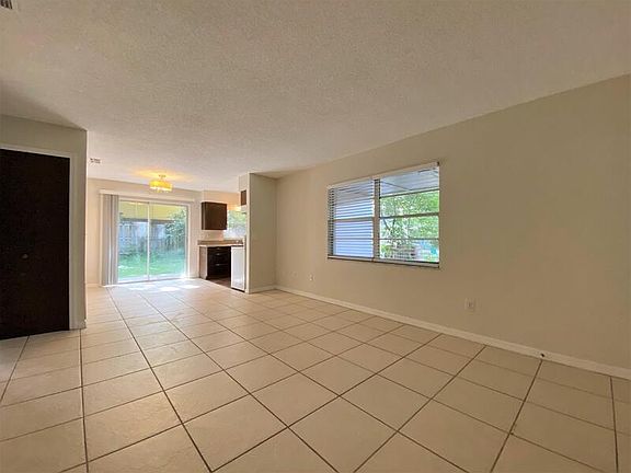 4th image of 2022 Amherst Ave