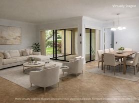 3933 Cocoplum Cir, Pompano Beach, FL