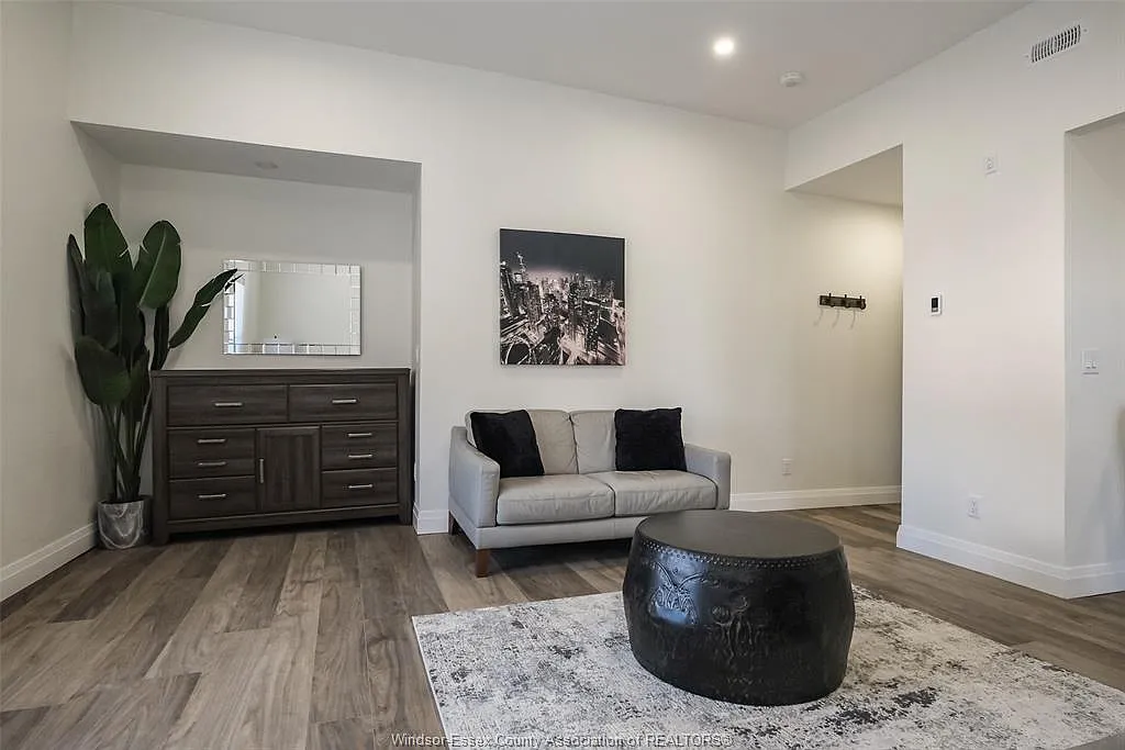 1 bed, 700 sqft, $1,885 — Photo 4