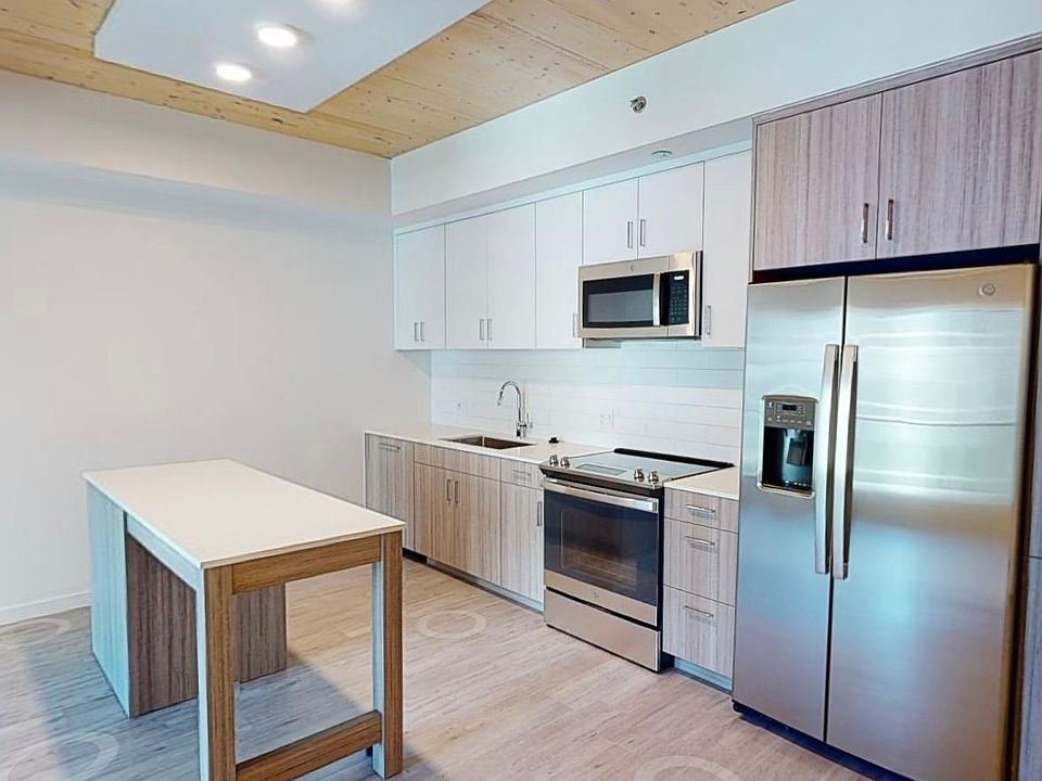 1st image of 3230 W 17th Ave #627