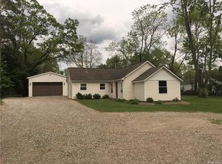 1125 Lochaven Rd, Waterford, MI 48327