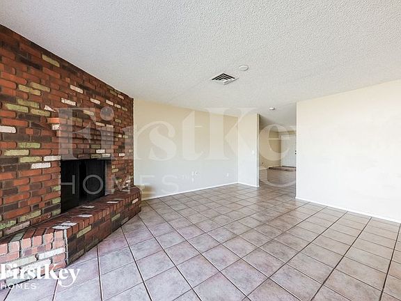 4th image of 8502 N 54th Dr