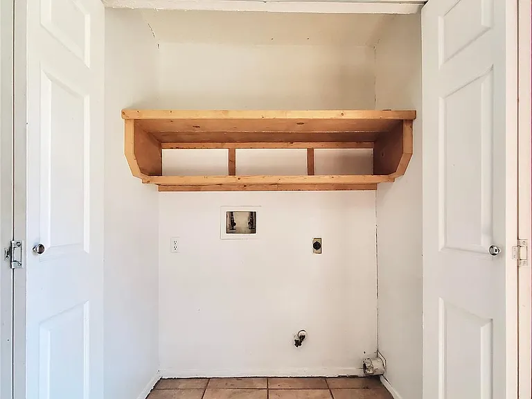 2400 Berkett Dr #A — Photo 7