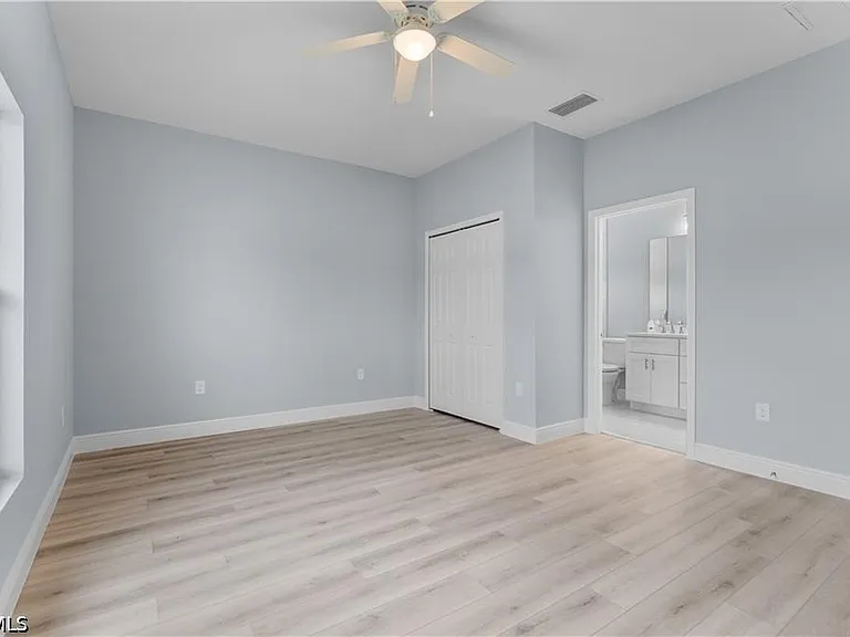 702 Broadway Ave — Photo 12