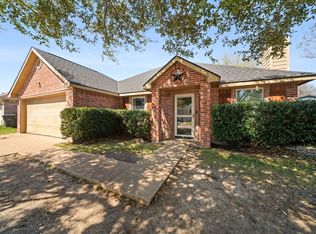 405 Roan Ln, Red Oak, TX 75154