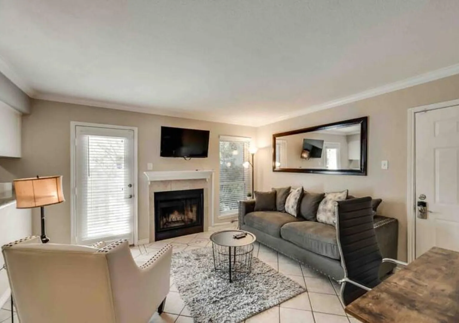 I12 World Cup Stay - 18 min to AT&T - Sleeps 4 - Public Transit — Photo 1