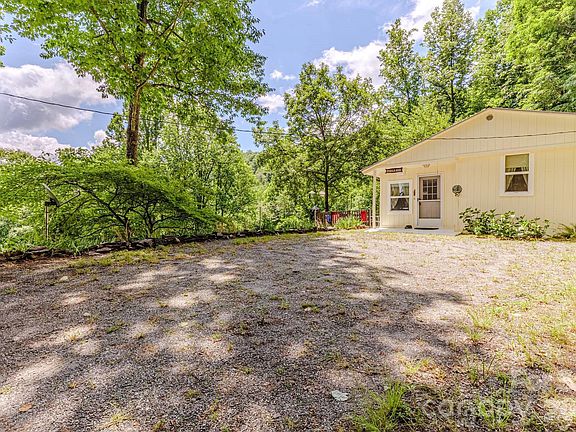 3rd image of 1680 Williamson Rd