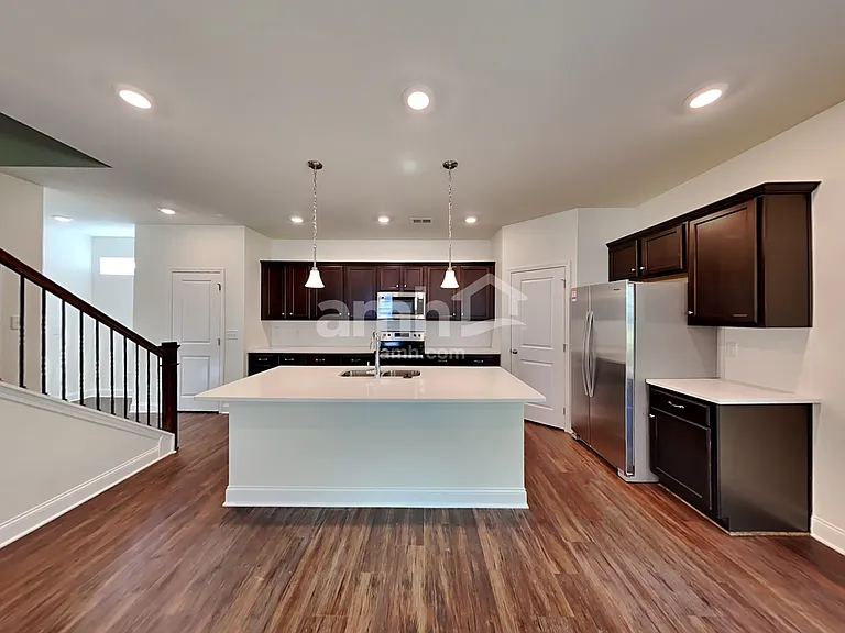 2072 Windsor Park Ave — Photo 5