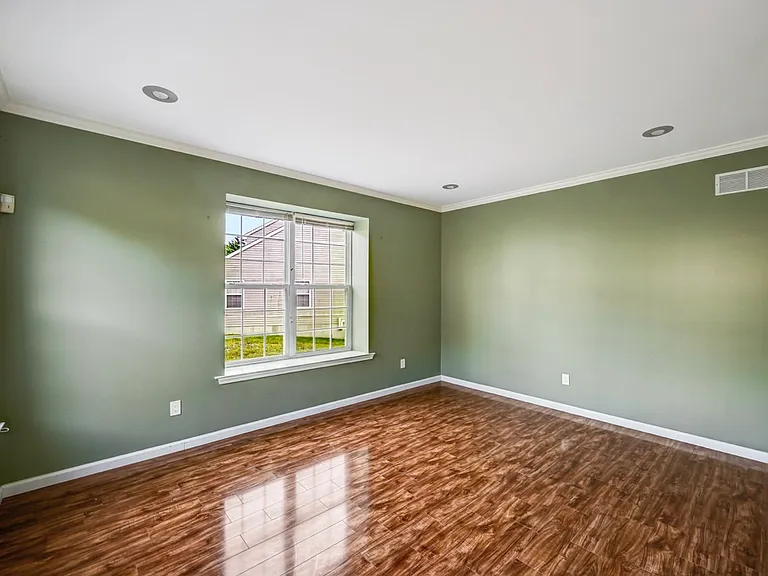 115 Daffodil Dr — Photo 8