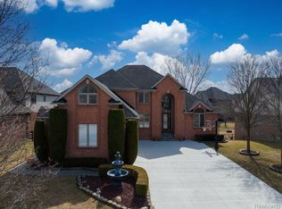 57474 Stonebriar Dr, Washington, MI