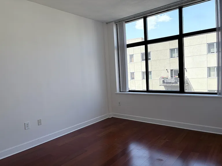 610 Newark St #5H — Photo 7