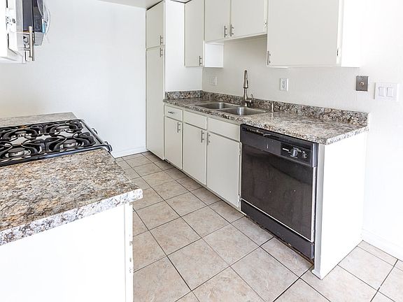 5th image of 12582 Adelle St APT 5