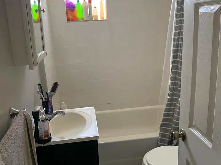1539 Spring Garden St #3R — Photo 11