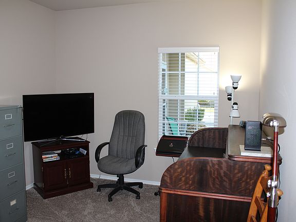 3rd Bdrm/office w/walk-in